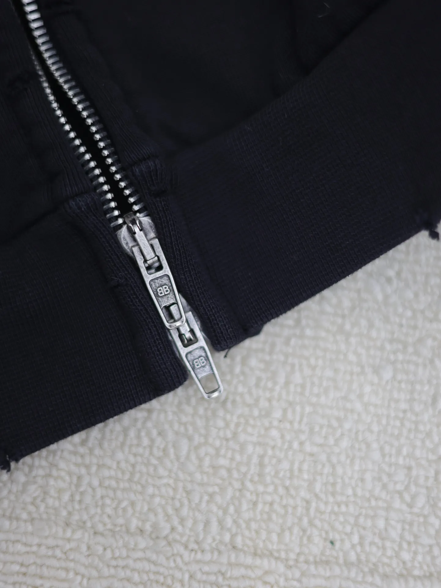 Balenciag*/ BLCG V YB ！ 480g， ， ， ， Gray 。 ， 。 ， ， ， 。 ， ， 。 ， Silver ， Size：S/M/L